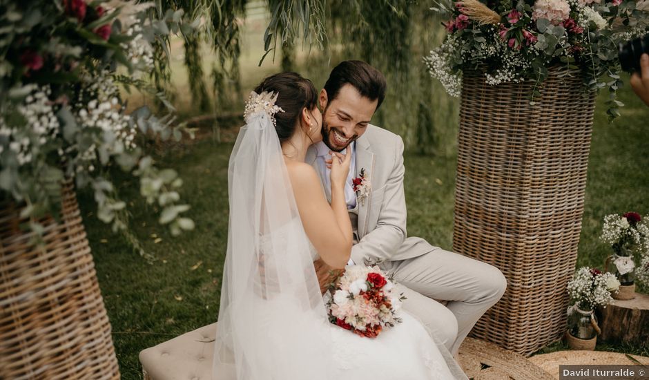 La boda de Douglas y Iris en Monzon, Huesca