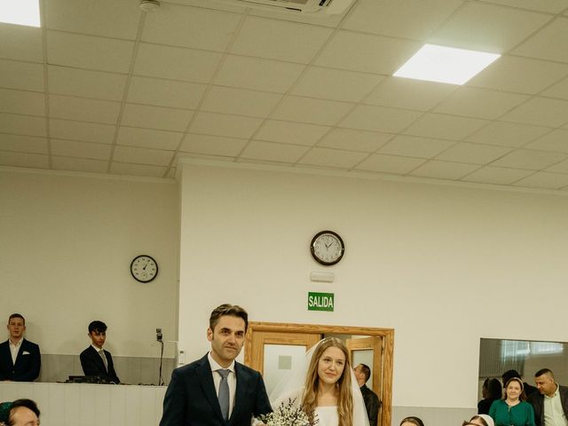 La boda de Adorian y Valentina en Villarrobledo, Albacete 51