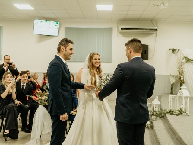 La boda de Adorian y Valentina en Villarrobledo, Albacete 52