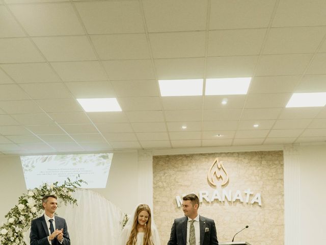 La boda de Adorian y Valentina en Villarrobledo, Albacete 60