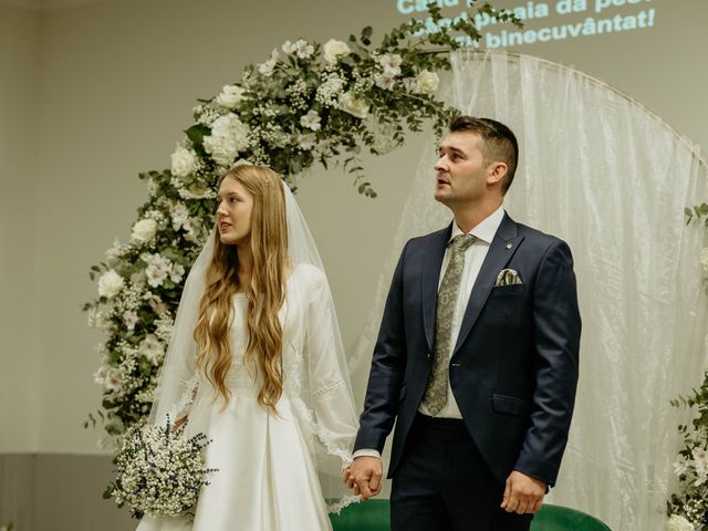 La boda de Adorian y Valentina en Villarrobledo, Albacete 67