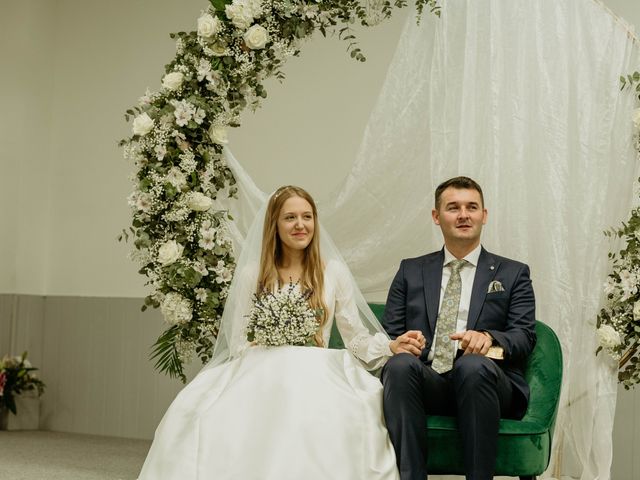 La boda de Adorian y Valentina en Villarrobledo, Albacete 76