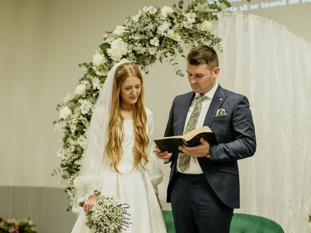 La boda de Adorian y Valentina en Villarrobledo, Albacete 80