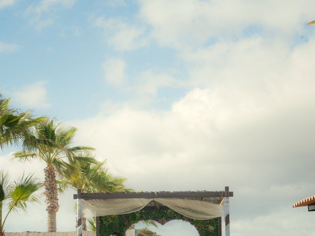 La boda de Xiomara y Aron en San Miguel De Abona, Santa Cruz de Tenerife 43