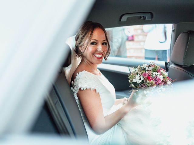 La boda de Carlos y Noelia en Espartinas, Sevilla 35