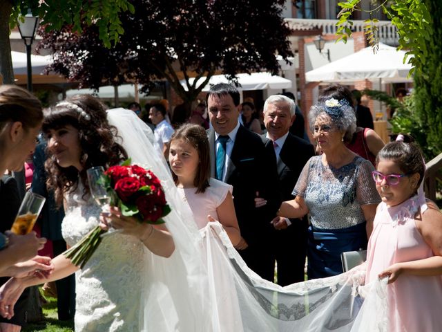 La boda de David y Elsa en Castellanos De Moriscos, Salamanca 26