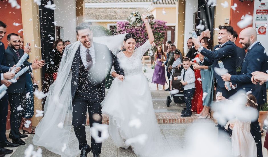 La boda de Álvaro  y Sara en Espartinas, Sevilla