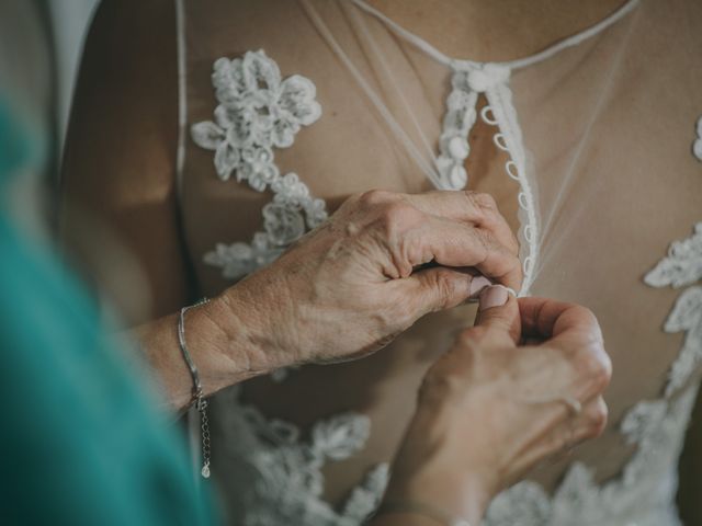 La boda de Alberto y Encarni en Alcala De Guadaira, Sevilla 32