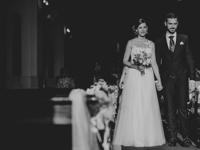 La boda de Alberto y Encarni en Alcala De Guadaira, Sevilla 56