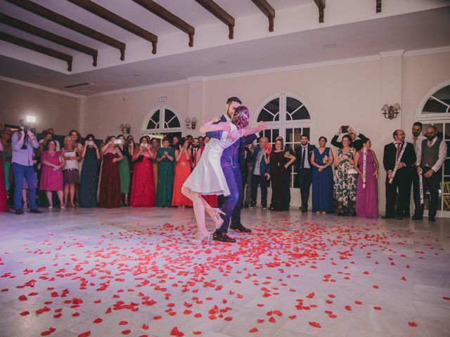 La boda de Alberto y Encarni en Alcala De Guadaira, Sevilla 87