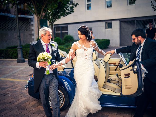 La boda de Carlos y Arantza en San Sebastian De Los Reyes, Madrid 25