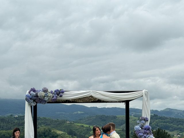 La boda de Yosh y Jara en Orio, Guipúzcoa 16