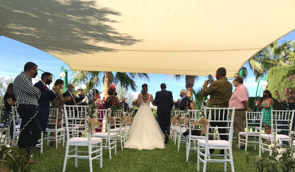 La boda de Carla y Javier en La/villajoyosa Vila Joiosa, Alicante