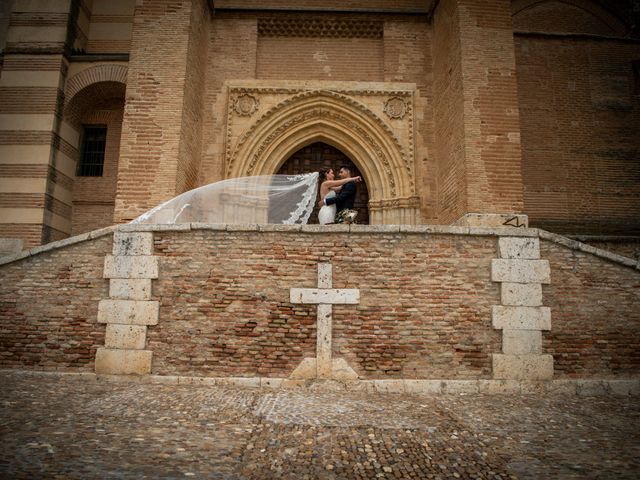 La boda de Sheila y Carlos en Medina Del Campo, Valladolid 29