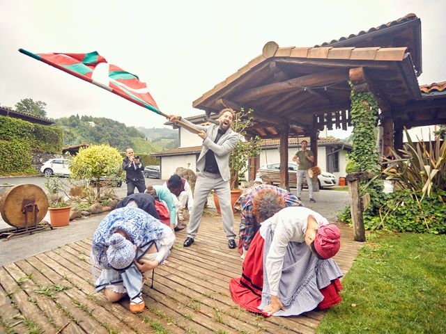 La boda de Alexandre y Aritz en Azpeitia, Guipúzcoa 37