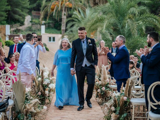 La boda de Victor y Raquel en Santa Eularia Des Riu, Islas Baleares 24