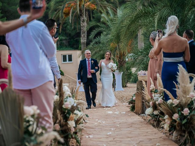 La boda de Victor y Raquel en Santa Eularia Des Riu, Islas Baleares 25