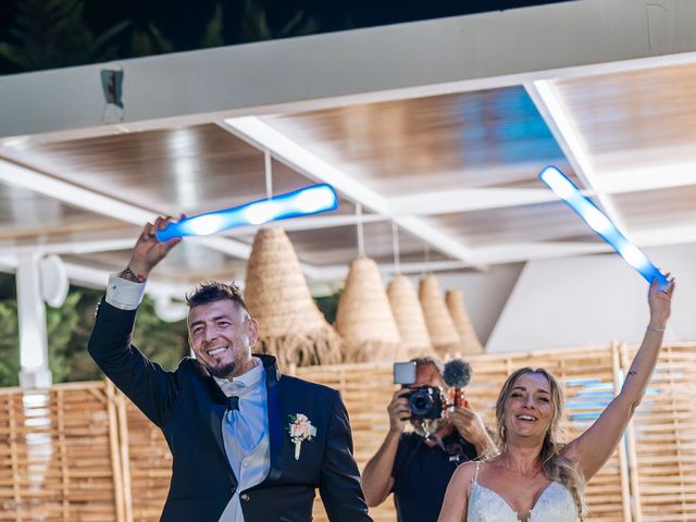 La boda de Victor y Raquel en Santa Eularia Des Riu, Islas Baleares 37