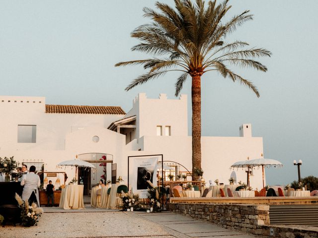La boda de Carlos y Luna en Arcos De La Frontera, Cádiz 59
