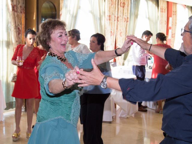 La boda de Robert y Laura en Isla, Cantabria 35