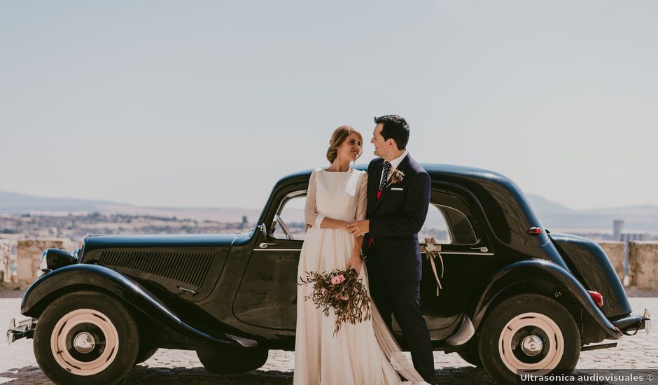 La boda de José y Alba en Trujillo, Cáceres