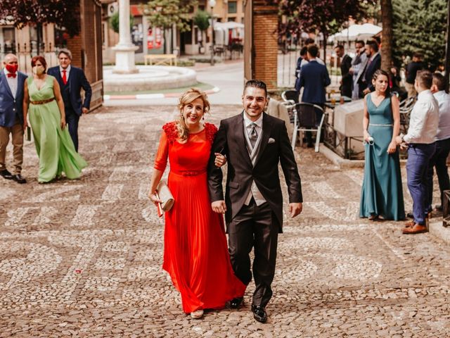 La boda de Juanvi  y María Teresa  en Valdepeñas, Ciudad Real 19