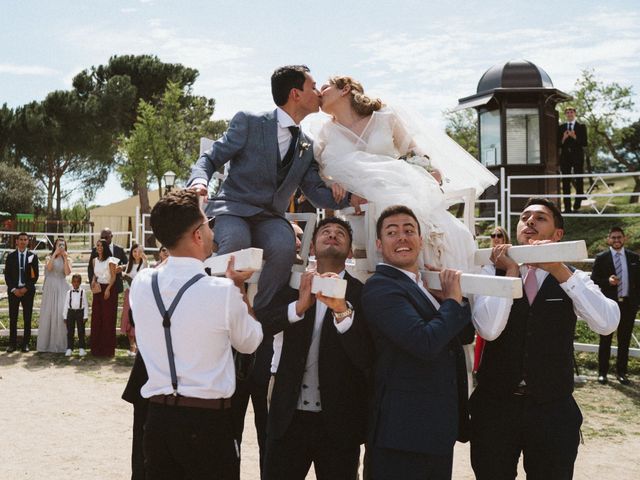 La boda de Julián  y Iris  en Navalagamella, Madrid 1