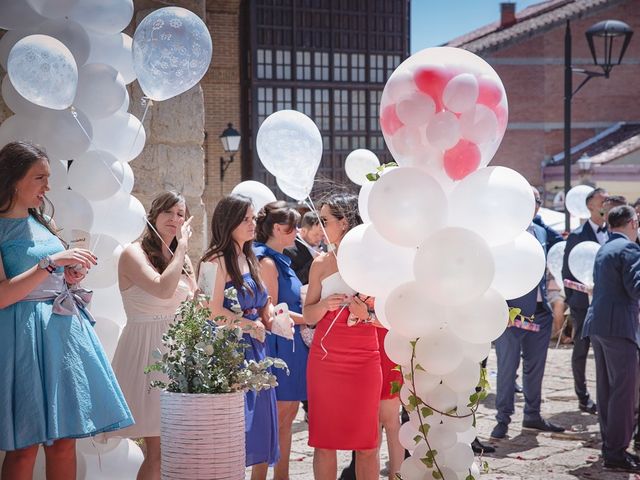 La boda de Alberto y Demelsa en Paredes De Nava, Palencia 25