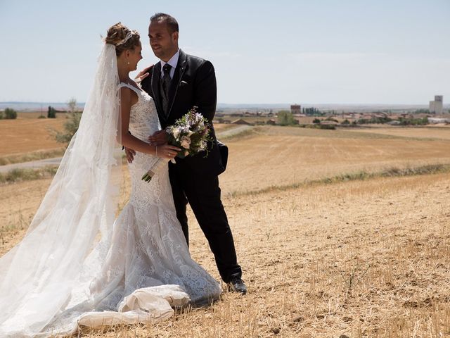 La boda de Alberto y Demelsa en Paredes De Nava, Palencia 37