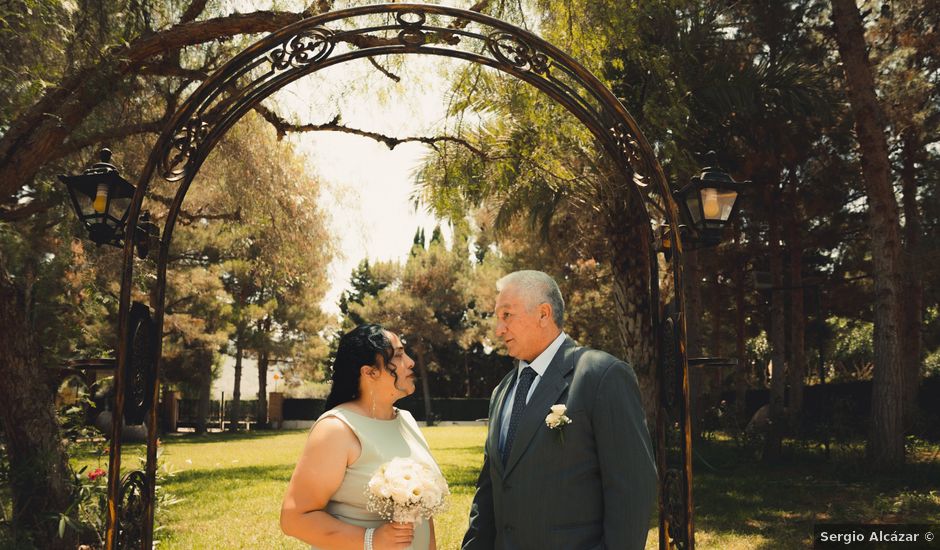 La boda de Víctor y Mariana en Beniajan, Murcia