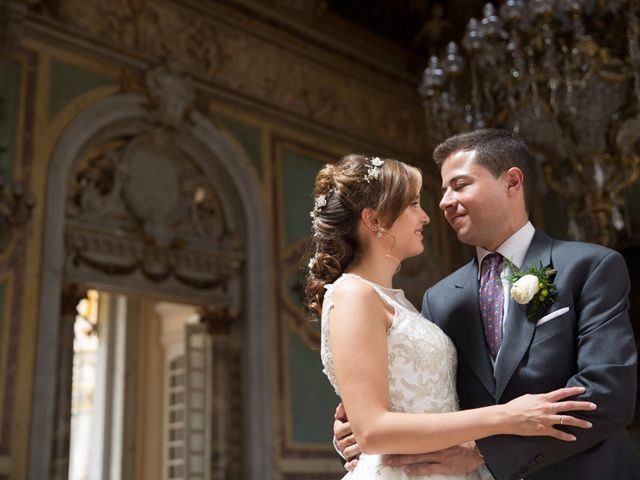 La boda de Carlos y Amparo en Madrid, Madrid 1