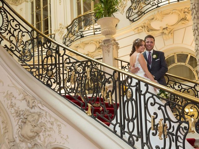 La boda de Carlos y Amparo en Madrid, Madrid 4