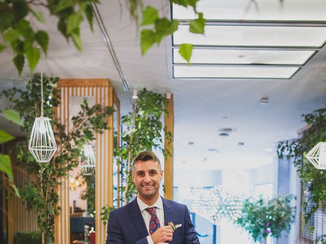 La boda de Victor y Noemí en Torrelodones, Madrid 35