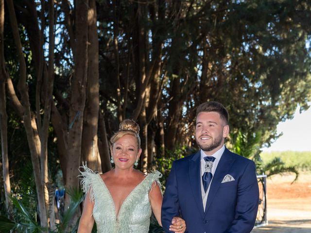 La boda de Curro y Auxi en Villamartin, Cádiz 16