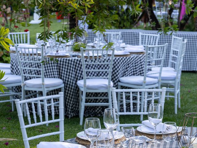 La boda de Curro y Auxi en Villamartin, Cádiz 40