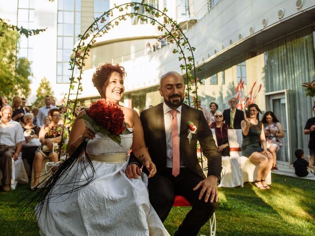 La boda de Raul y Encarna en Sant Just Desvern, Barcelona 16