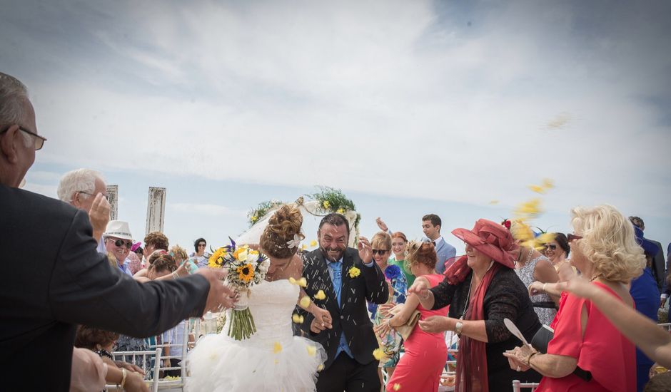 La boda de Rocio  y Jesús  en Chiclana De La Frontera, Cádiz