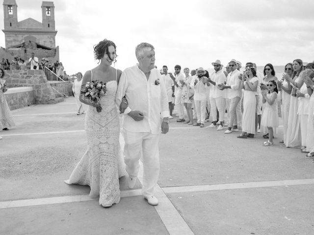 La boda de Mario y Marina en Tabarca, Alicante 32