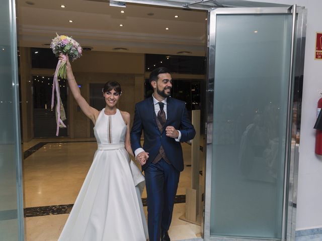 La boda de Adrián y Natalia en Alacant/alicante, Alicante 35