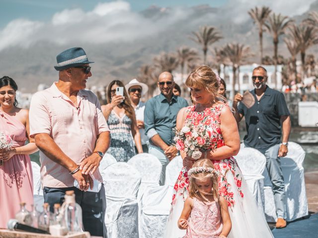 La boda de Liz y Indy en Santa Cruz De Tenerife, Santa Cruz de Tenerife 1