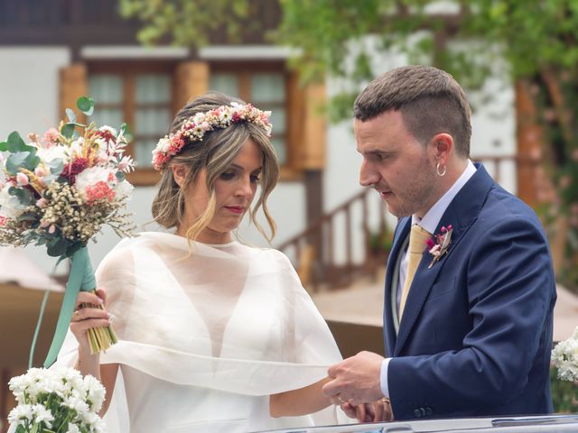 La boda de Itxasne y Joseba en Galdacano, Vizcaya 26