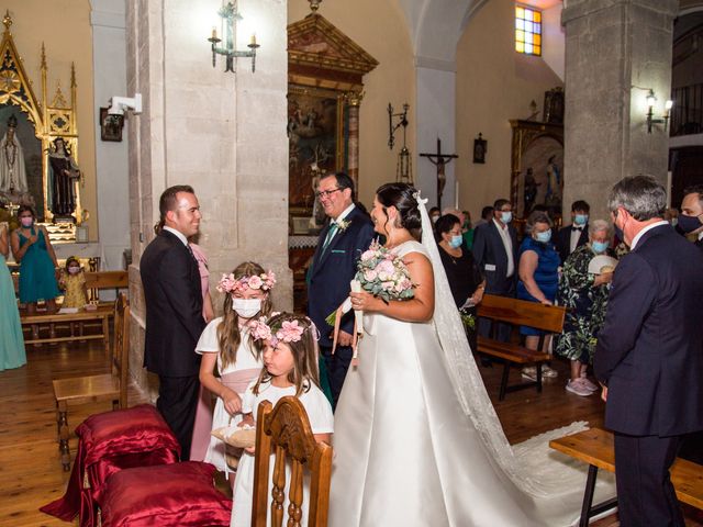 La boda de Víctor y Elena en Valoria La Buena, Valladolid 14