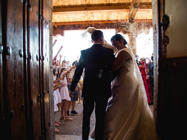 La boda de Víctor y Elena en Valoria La Buena, Valladolid 23