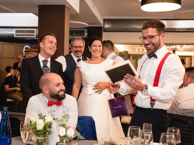 La boda de Víctor y Elena en Valoria La Buena, Valladolid 44