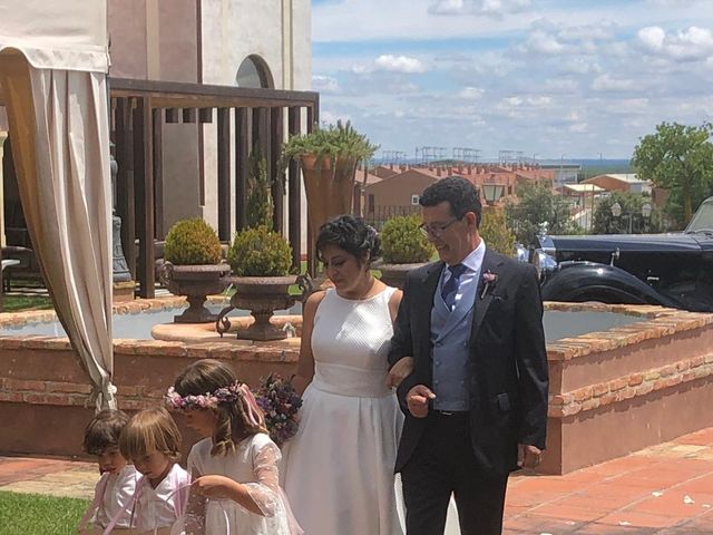 La boda de Alberto  y Ara en León, León 3