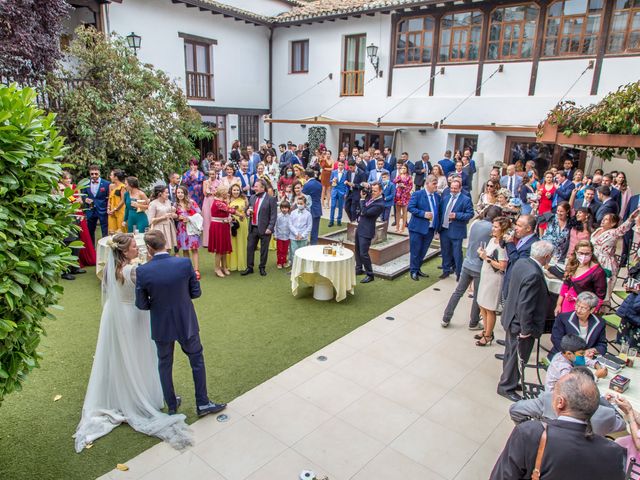 La boda de Valentín y Miriam en Cuenca, Cuenca 19