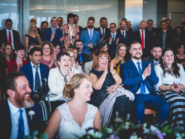 La boda de Guille y Estefi en Valencia, Valencia 15