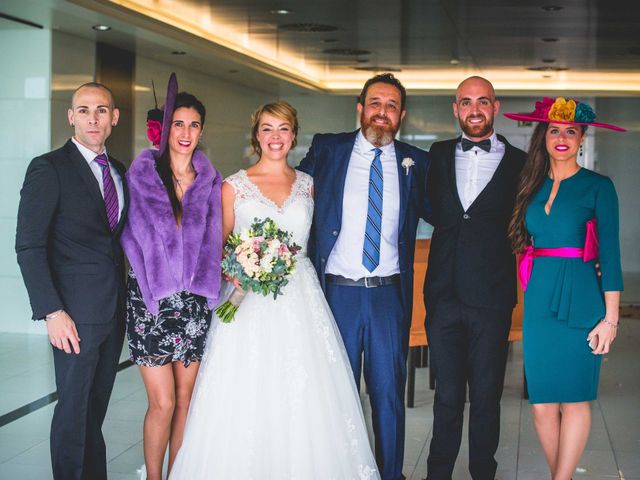 La boda de Guille y Estefi en Valencia, Valencia 26