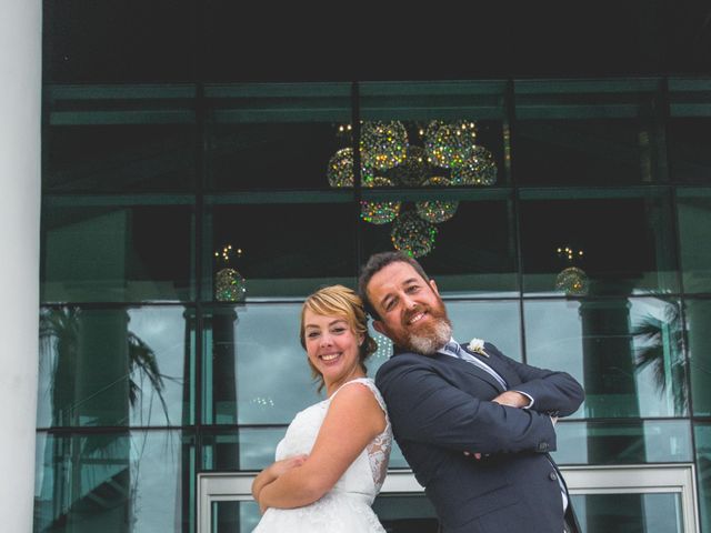 La boda de Guille y Estefi en Valencia, Valencia 1