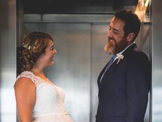 La boda de Guille y Estefi en Valencia, Valencia 33